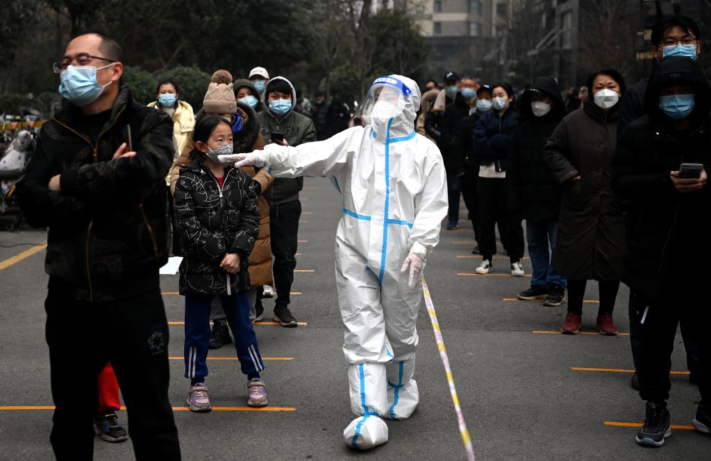 新华全媒+｜我们在古城遇见从容——西安防疫升级首日见闻